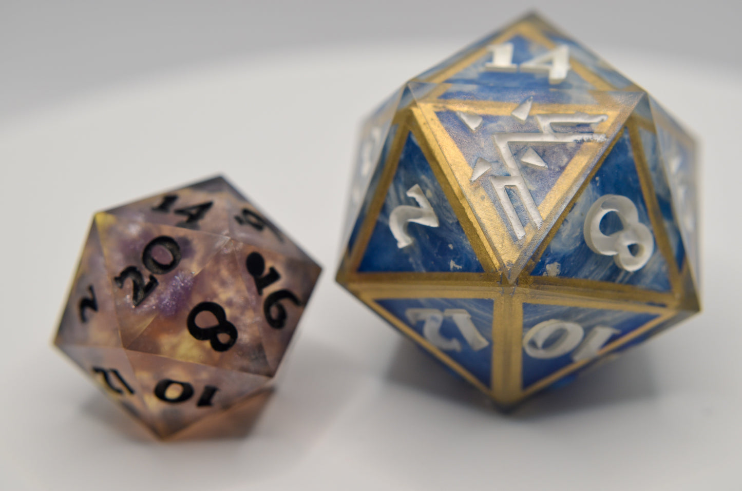 Gold Edges Ocean Giant D20