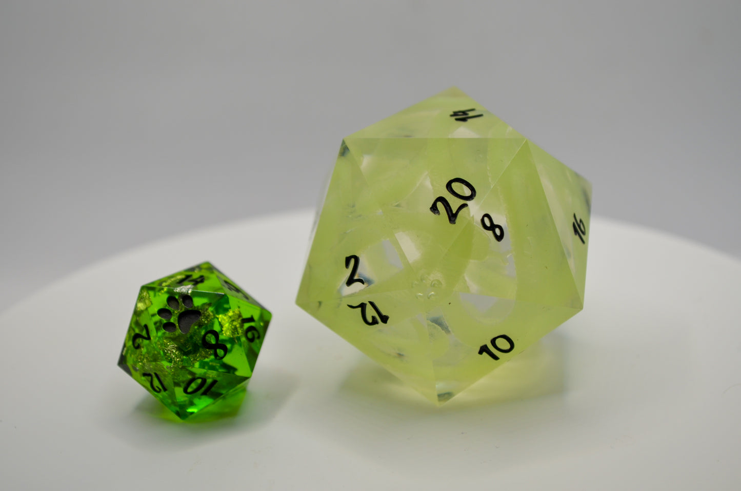 Glow Snakes 40 mm Huge D20