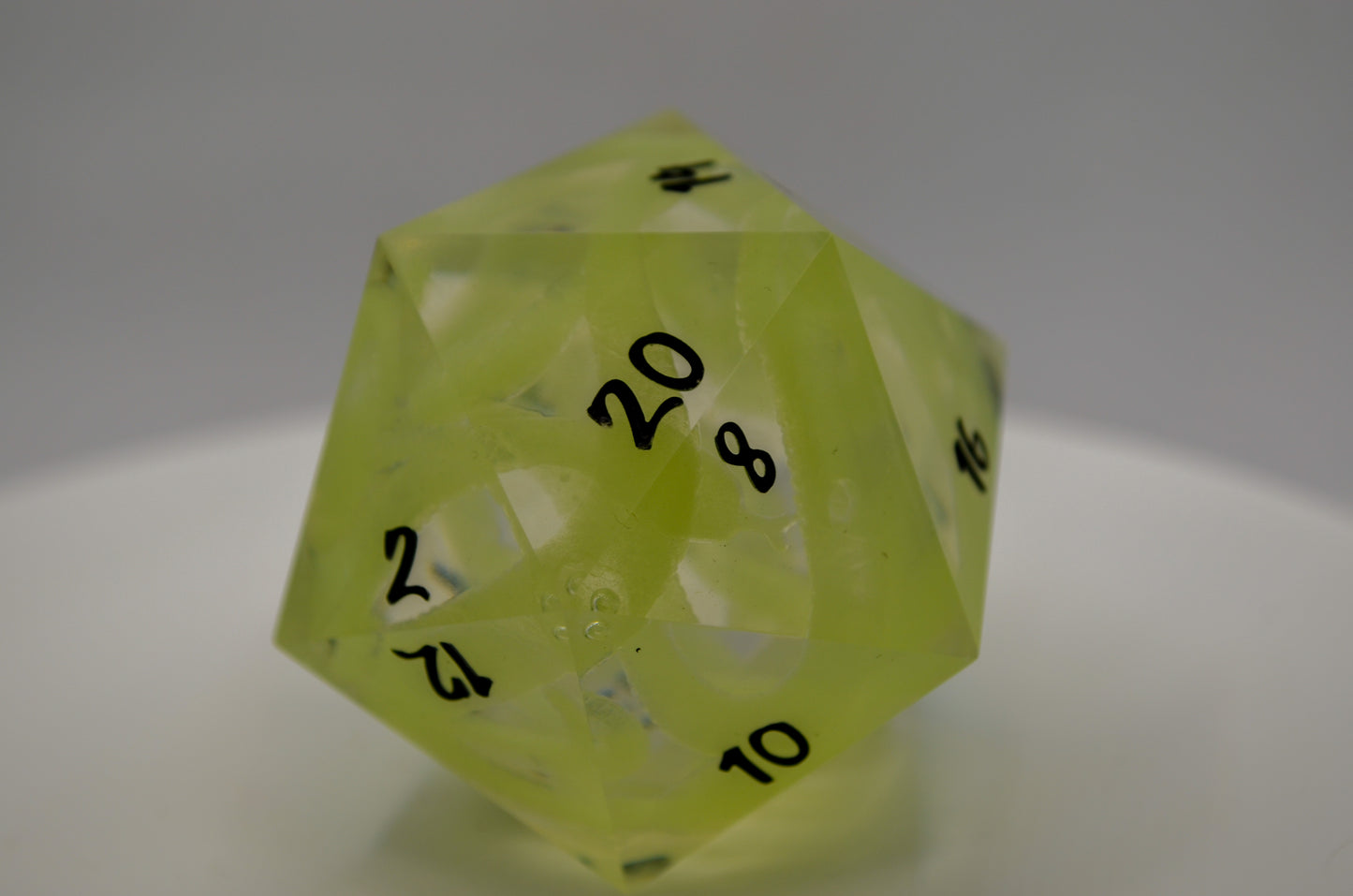 Glow Snakes 40 mm Huge D20